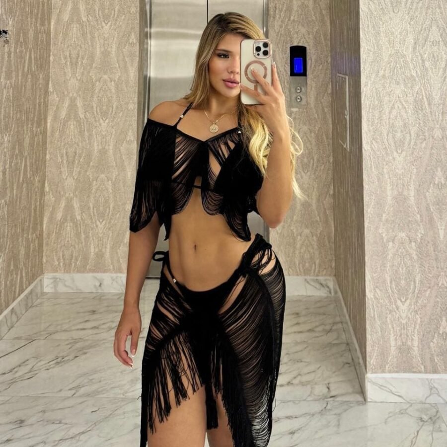 Conjunto de salida de baño de malla con top y falda