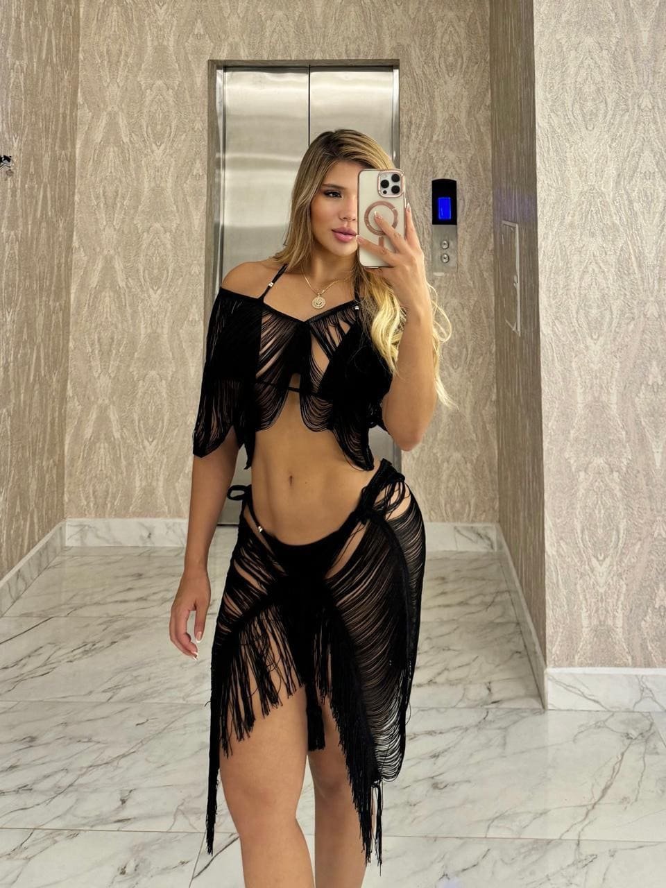 Conjunto de salida de baño de malla con top y falda