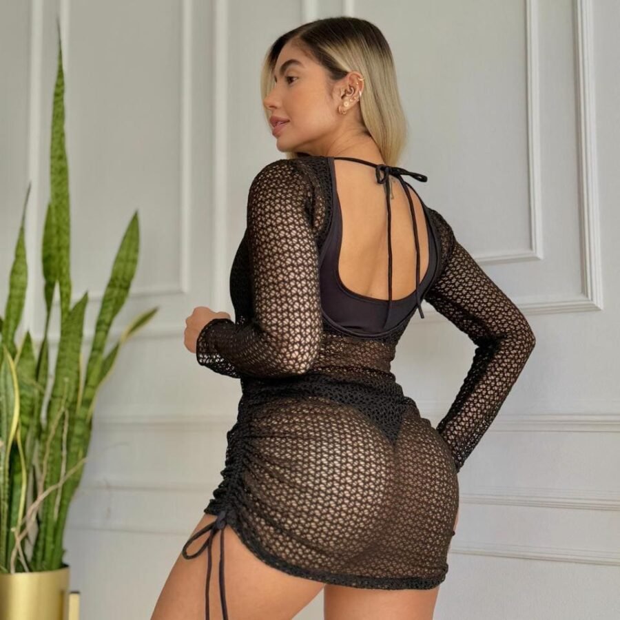 Vestido salida de baño de malla con espalda abierta y manga larga